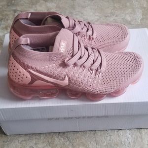 Size 6.5 - Nike Women’s Air VaporMax Flyknit 2